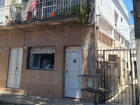 VENTA PH 2 AMBIENTES EN CASEROS- A RECICLAR