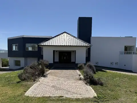 Exclusiva Casa en Venta en Barrio Privado Causana -Malagueño