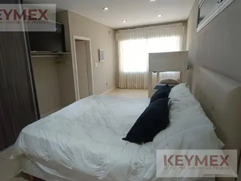 Casa en Alquiler con 7 cocheras