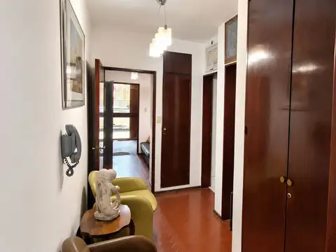 Casa 8 ambientes con 3 baños