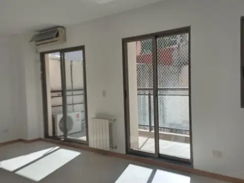Magnifico monoambiente con balcón terraza