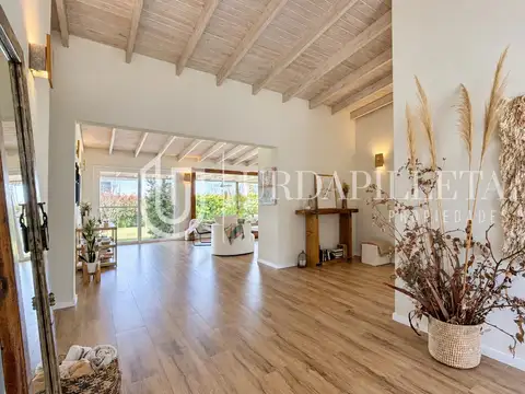 Casa 5 ambientes con 5 baños