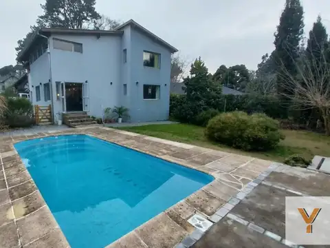 Casa en venta - 4 Dormitorios 2 Baños - Sierra de Los Padres