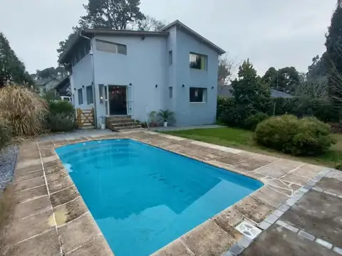 Casa en venta - 4 Dormitorios 2 Baños - Sierra de Los Padres