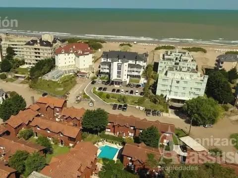 Cariló House - Calle Cerezo esq Albatros - a 1/2 cuadra del mar