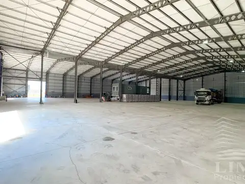 Nave Industrial en Uriburu  al 3300