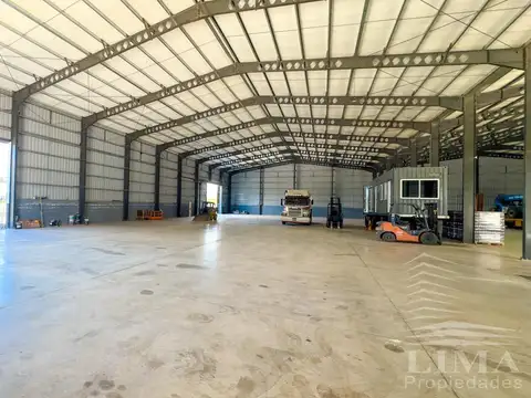 Galpon en Alquiler 74  mts Frente