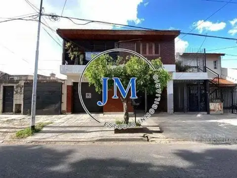 PH TIPO CASA EXELENTE UBICACION 4 AMBIENTES  , MUY LUMINOSO
