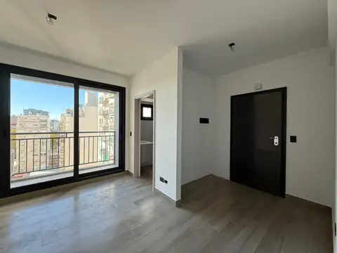 Monoambiente con balcón aterrazado al frente – Villa Luro
