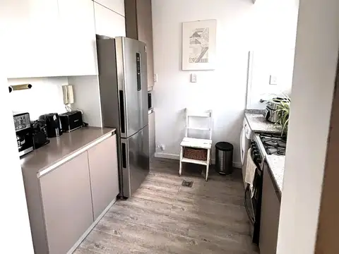 VENTA IMPECABLE 2 AMBIENTES REFACCIONADO MUY LUMINOSO