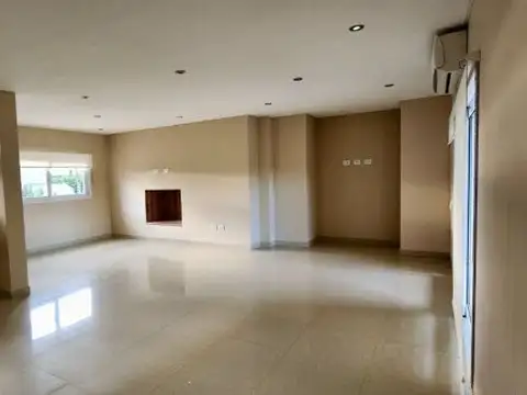CASA EN ALQUILER EN BARRANCAS DE IRAOLA