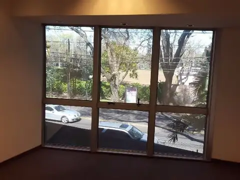 Excelente Semi Piso al C.A.S.I. - 110 m2 - 3 Cocheras - 2 Baños - Kitchenette - Ascensor Vidriado