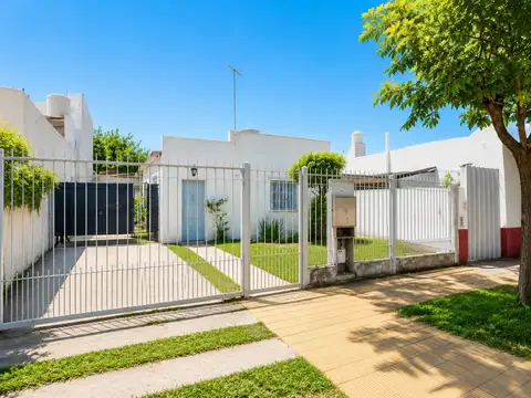 OPORTUNIDAD VENTA CHALET 3 AMBIENTES ESCUCHA OFERTAS