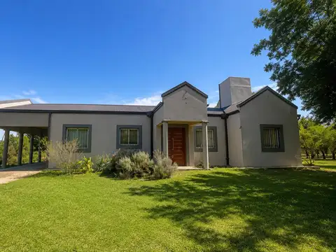 CASA DE CATEGORIA EN VENTA| COLÓN ENTRE RIOS