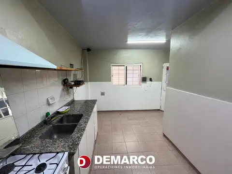 Casa en Venta con 4 cocheras