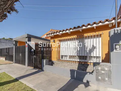 Venta casa 3 ambientes en Villa Luzuriaga.