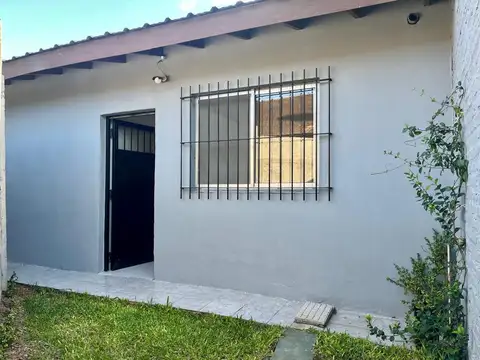 Depto Tipo Casa en Alquiler en Benavidez, $ 600.000