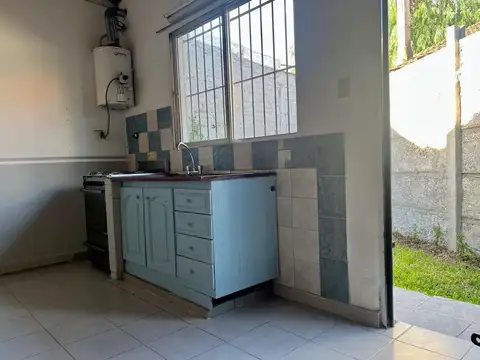 Depto Tipo Casa 2 ambientes con 1 baño