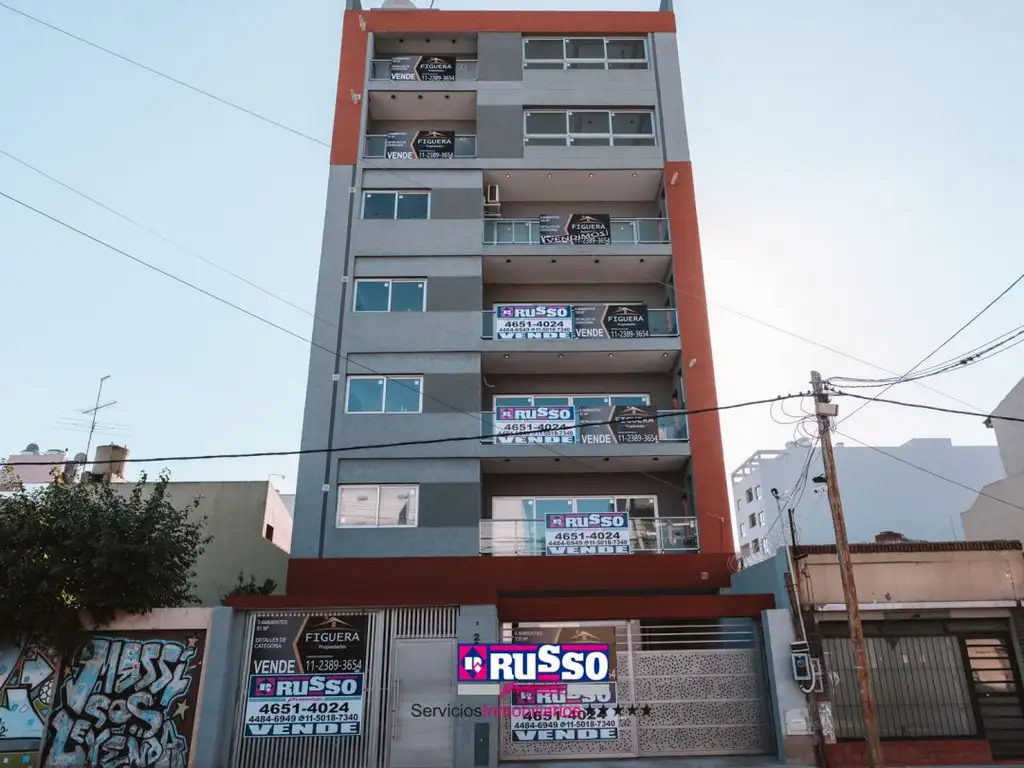 Piso en Venta de 3 y 4 ambientes San JUsto de 1 Dormitorios