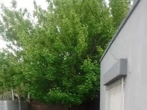 Casa Chalet  en Venta en Morón, G.B.A. Zona Oeste, Argentina