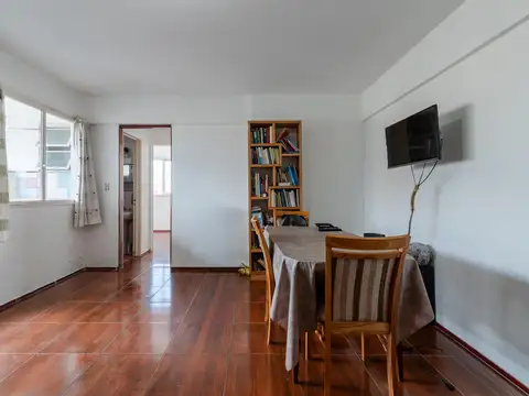 Venta departamento 3 ambientes luminoso piso alto en Balvanera