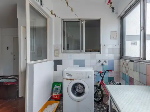 Venta departamento 3 ambientes luminoso piso alto en Balvanera