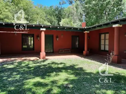 Casa en Venta con 2 cocheras