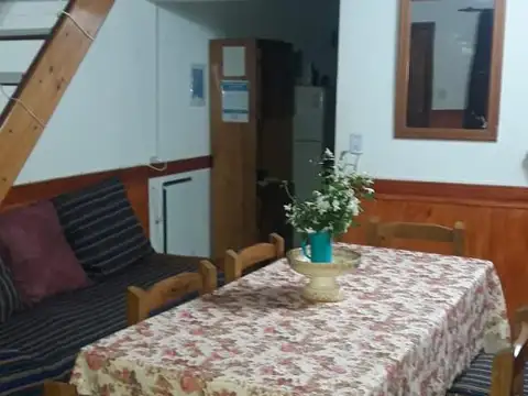 Depto Tipo Casa 3 ambientes con 2 baños
