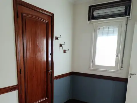 2 oficinas amplias con recepción