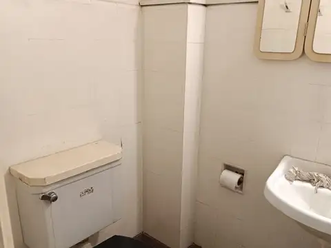 Oficina 3 ambientes con 1 baño
