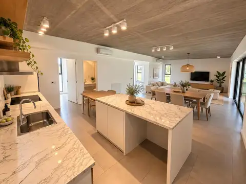 Casa en Alquiler en El Naudir, USD 1.400