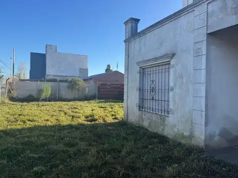 Casa 3 ambientes con 2 baños