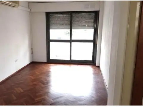 Venta 3 Dormitorios Con Cochera 3 De Febrero 1500