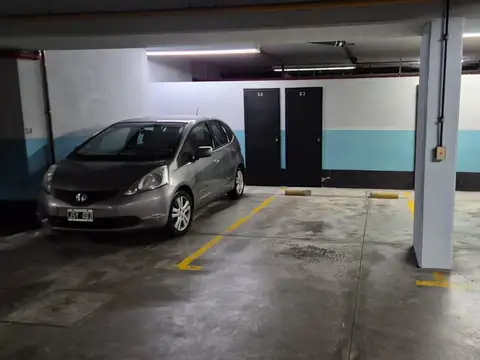 Cochera en Nuñez. Zona premium. Muy Bajas Expensas 