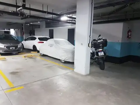 Cochera en Nuñez. Zona premium. Muy Bajas Expensas 