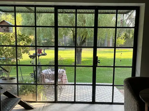 Casa 9 ambientes con 4 baños