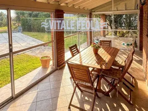 Casa en Venta con 2 cocheras