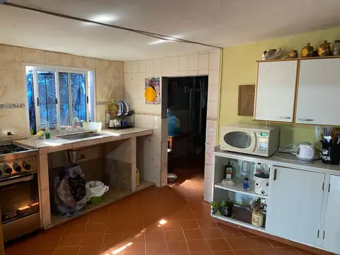 Casa 6 ambientes con 1 baño