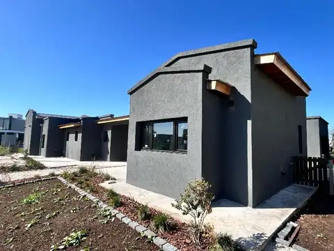 Venta casa en Medal - Espectacular Oportunidad en Lote al Golf
