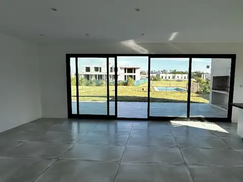 Venta casa luminosa y Moderna en Medal Pilar - a estrenar