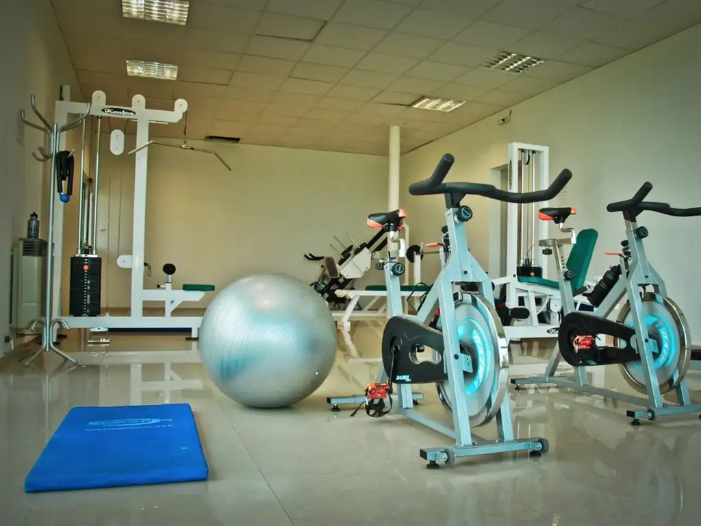 Áreas comunes piscina, gimnasio, club-house, juegos en Cañuelas Country Golf