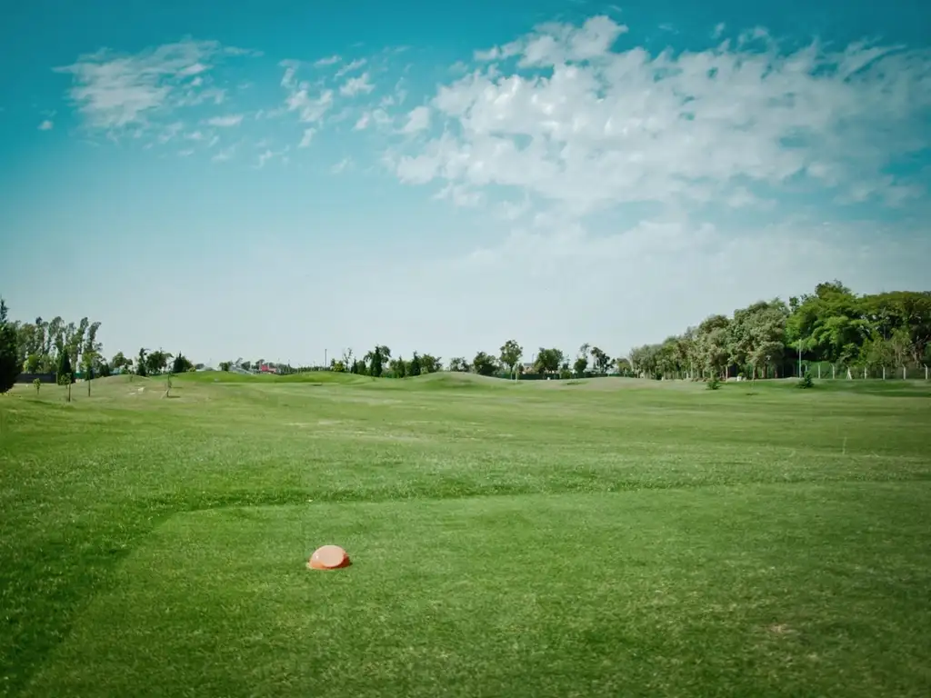 Actividades deportivas futbol, golf, tenis en Cañuelas Country Golf