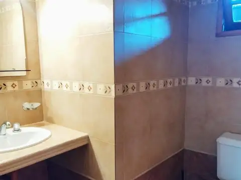 Casa 5 ambientes con 3 baños