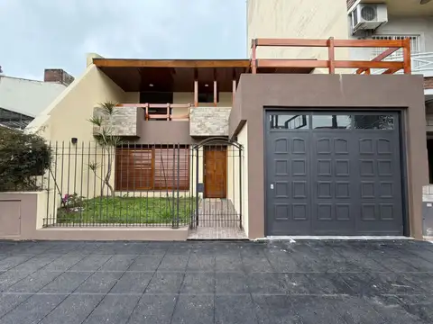 Casa - Alquiler - Argentina, Ramos Mejía - Av San Martín 570