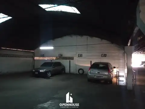 OPENHOUSE inmobiliaria vende cochera en pleno centro de la Ciudad de Mendoza.