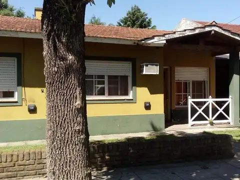 Casa en Venta con 2 cocheras