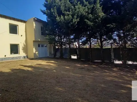 Casa en venta - 3 Dormitorios 1 Baño - Cochera - 306Mts2 - Tandil