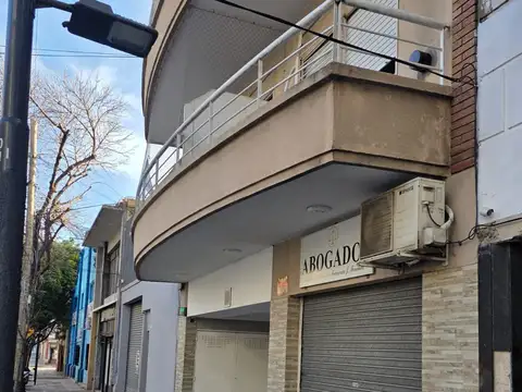 Local Venta con cochera cubierta