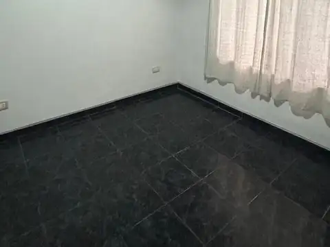 Casa en Alquiler - 2 Dormitorios 1 Baño - 550mts - La Plata