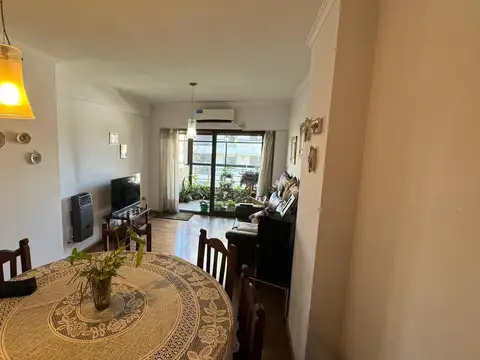 Departamento en ALQUILER de 2 Dormitorio con balcón en Rosario- Abasto